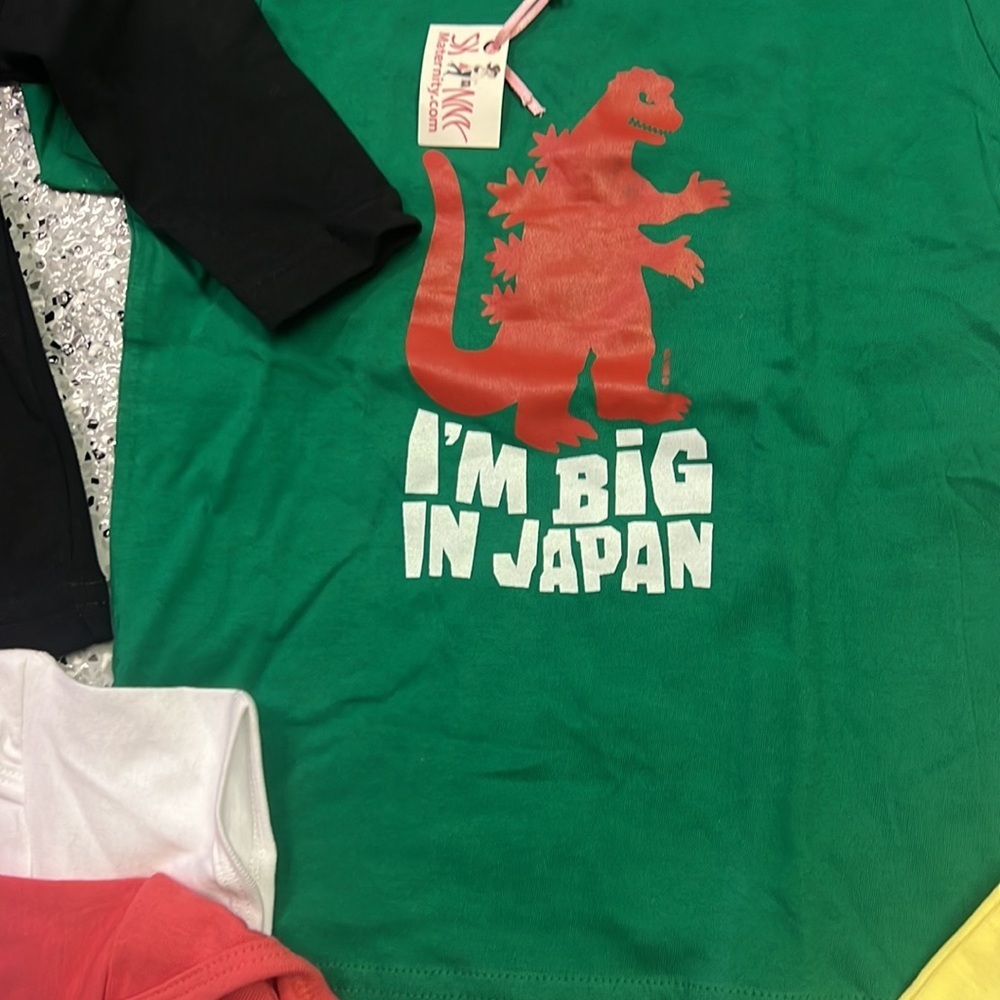 WHOLESALE!Mystery Onsie/T Shirt Assortment- 10 pieces - Picture 6 of 7